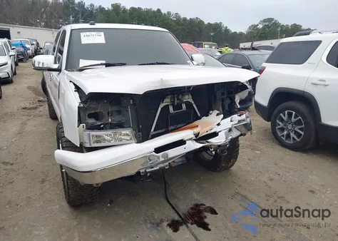 2005 Chevrolet Silverado 1500 Z71 z USA, uszkodzony, nr VIN 1GCEK19Z95Z148447